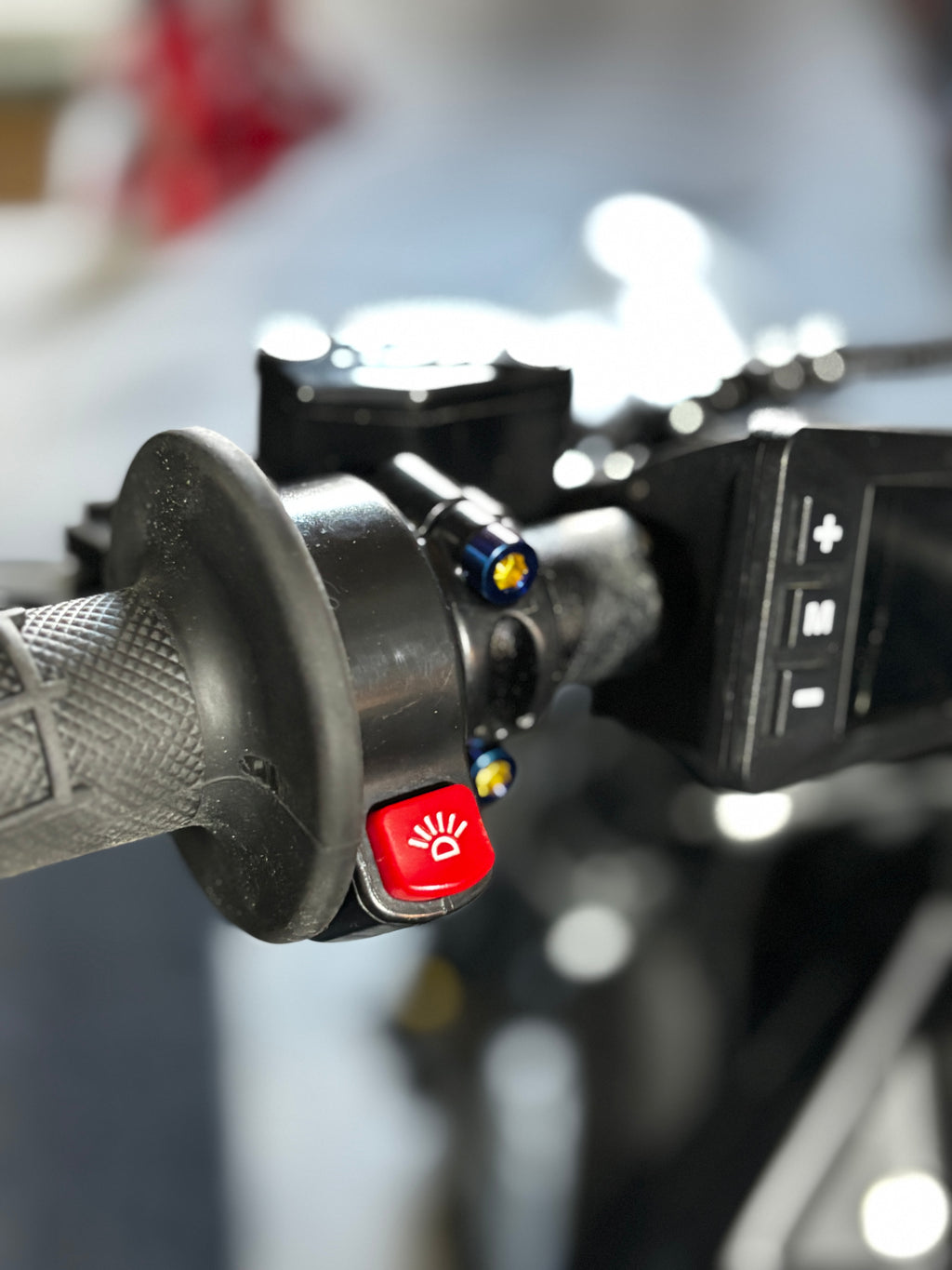 Surron throttle+brake lever titanium bolts