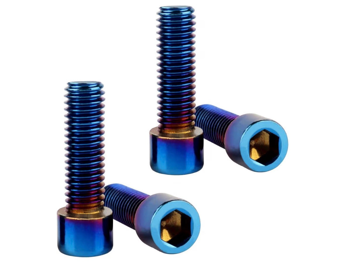 Front fork triple clamp titanium bolts
